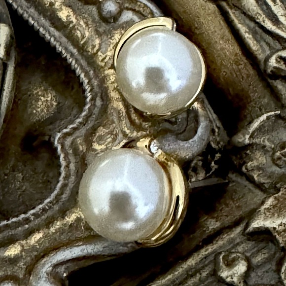 KATE SPADE • Dainty Sparklers Pearl Earrings - Picture 6 of 6